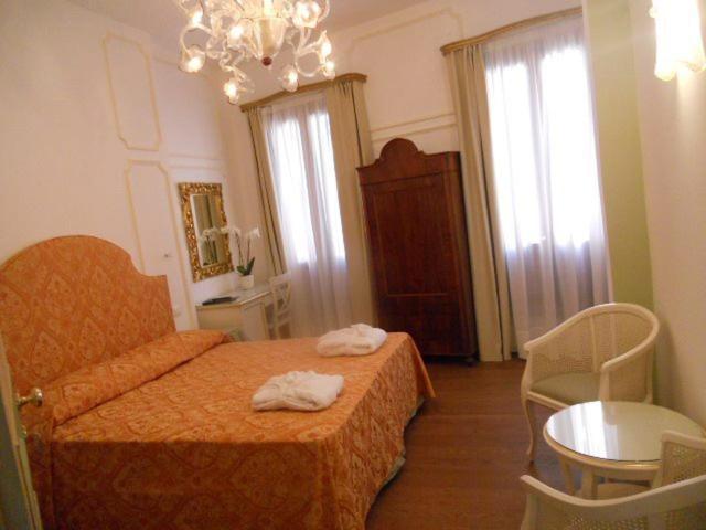 Ca' Dei Polo Hotel Венеция Стая снимка